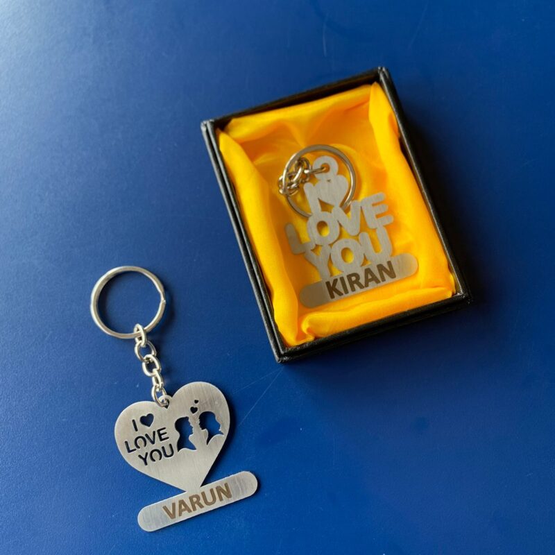 Personalized Metal Heart Keychain - Elegant Customizable Gift